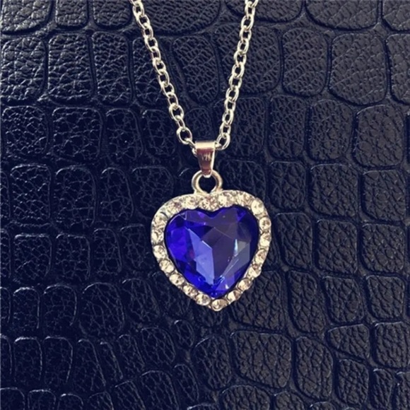 Beautiful Blue Heart Shape Pendant Necklace - Picture 5 of 6